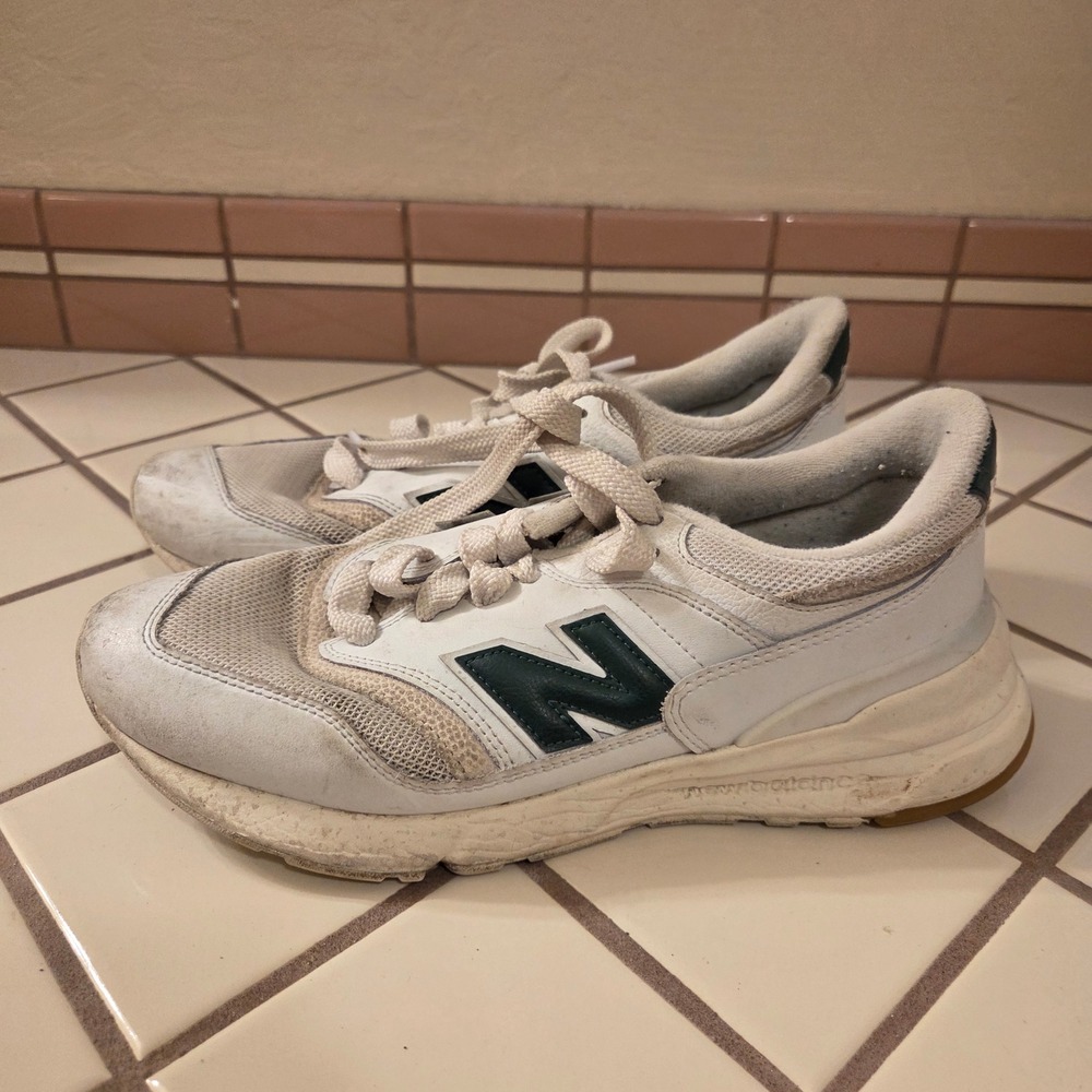 New Balance 997R White Green Gum Sole Sneakers Mens 9 Womens 10.5 U997RGA